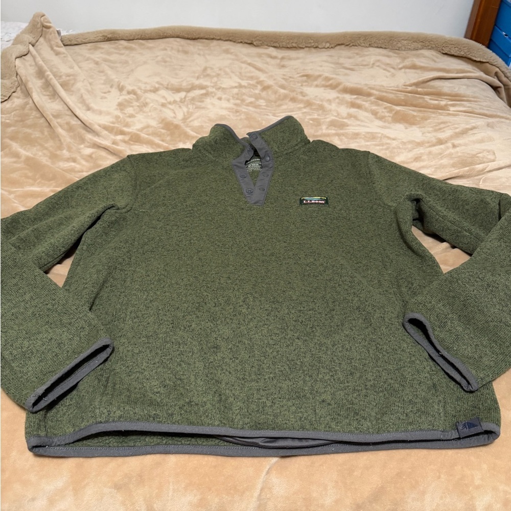 LL Bean Mens Sweater Fleece Size M
1/4 Snap Placket Dark Olive Green
Pullover